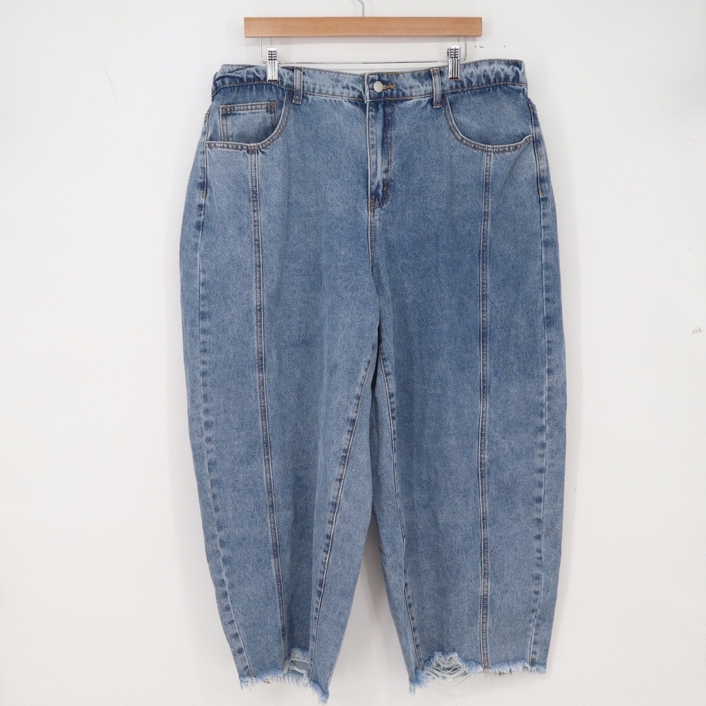 Shein Jeans Womens 2XL Barrel Leg Light Wash Raw Hem Seam Front Denim Excellent